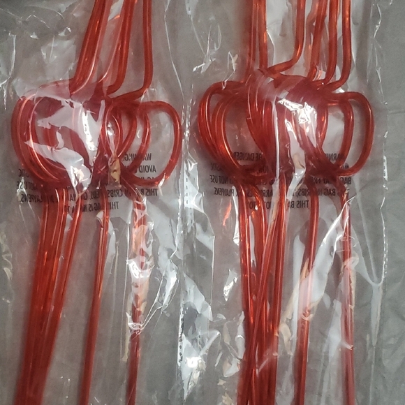 Red Heart-Shaped Party Straws - Picture 1 of 2